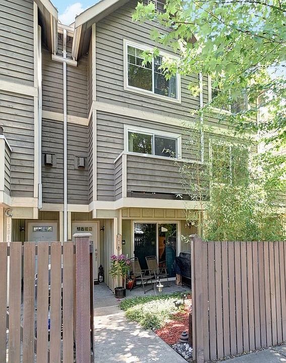 1st image of 13810 B Greenwood Ave N
