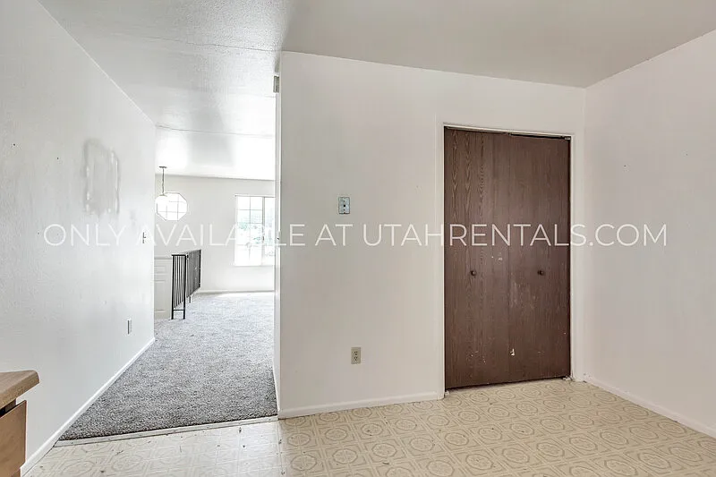 3 bed, 1.0 bath, 1073 sqft, $1,450 — Photo 4
