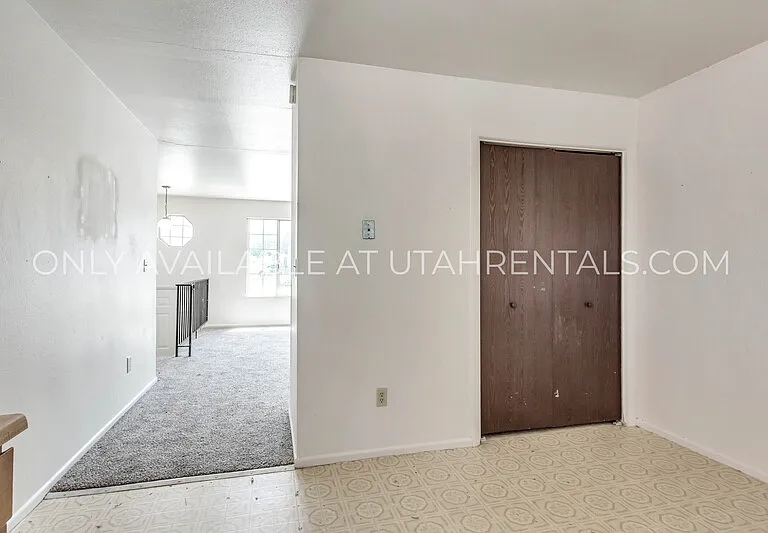 255 E Center St #11 — Photo 4