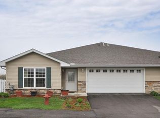 190 Kings Pointe Dr, Delano, MN 55328
