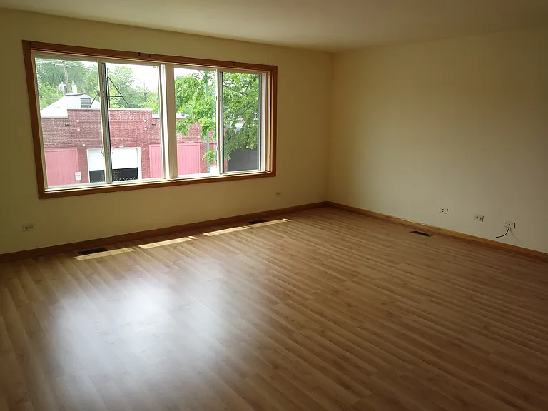 5806 N Napoleon Ave #1 — Photo 4
