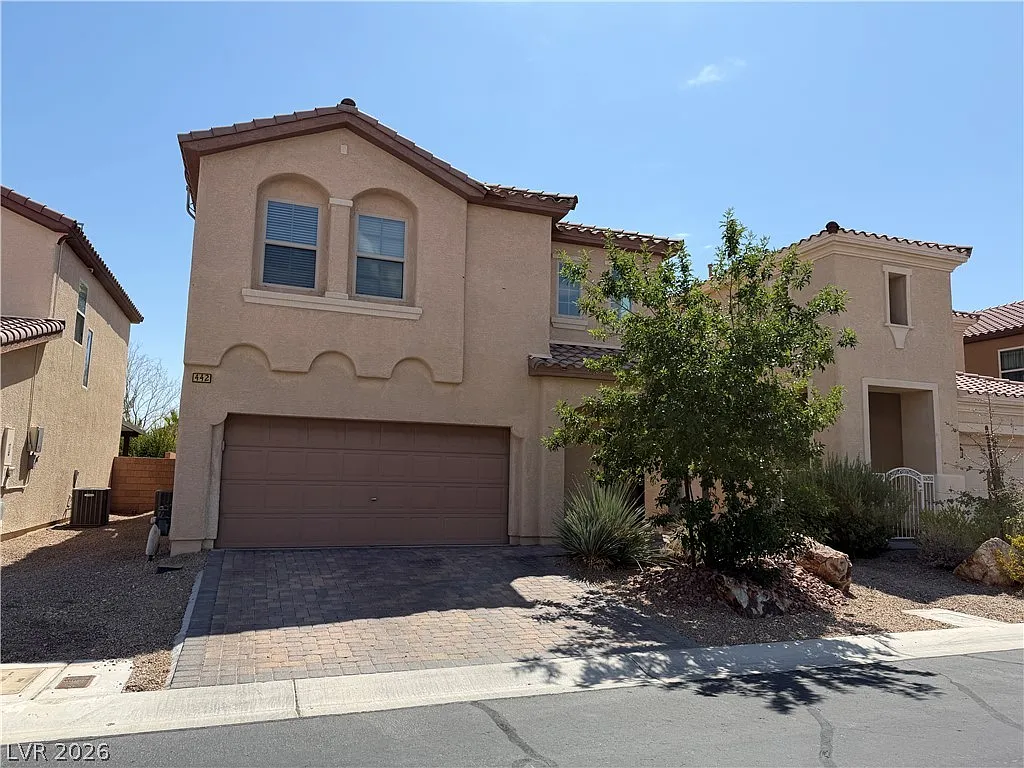 3 bed, 2.5 bath, 1991 sqft, $2,295 — Photo 1