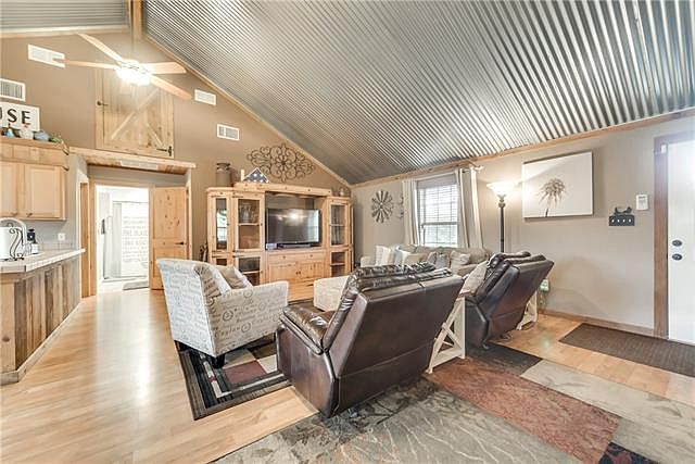 1st image of 1910 Hollow Way Ln