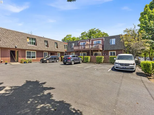 8833 N Syracuse St APT 19, Portland, OR 97203