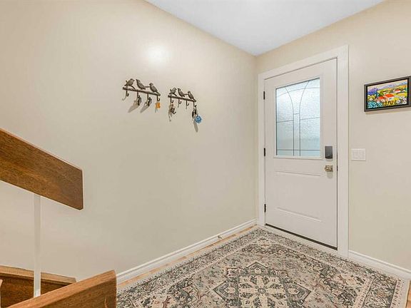 5th image of 70 E Brae Glen Ln SW