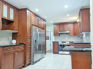 5791 Kerr St, Vancouver, BC V5R4B8