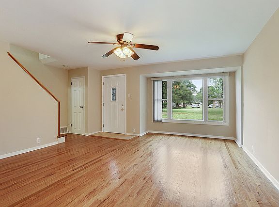 4th image of 13 Indianwood Blvd Unit 13