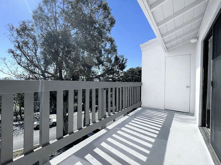 920 Fletcher Ln #203 — Photo 15