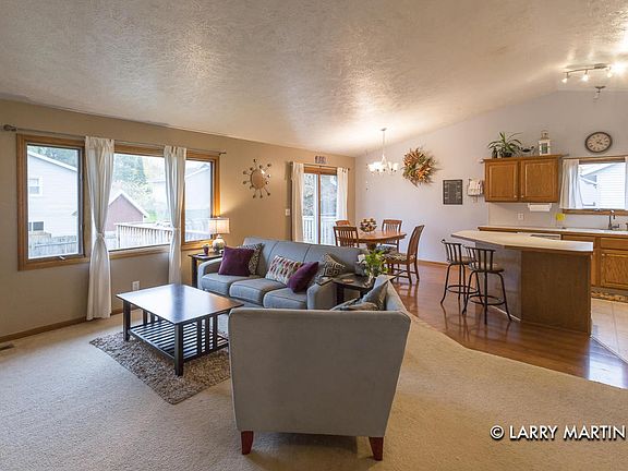 3rd image of 3606 Mc Clow Dr SW