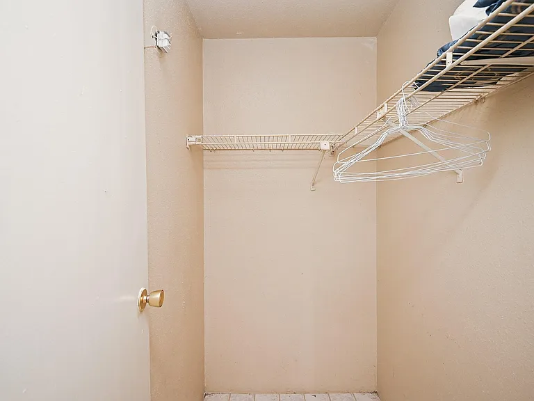3900 Woodchase Dr #86 — Photo 23