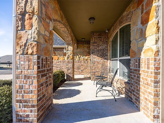 4th image of 10864 Aurora Dr
