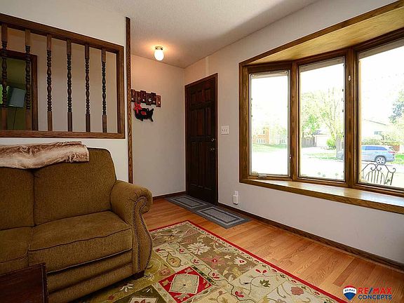 3rd image of 5928 Elkcrest Dr