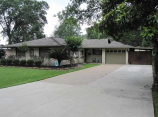 415 Sunny Ln, Bridge City, TX 77611