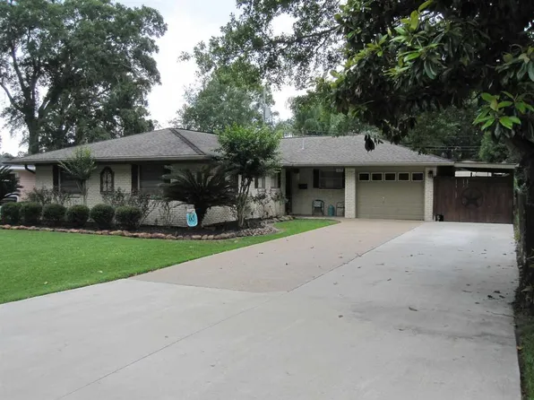 415 Sunny Ln, Bridge City, TX 77611