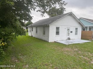 305 N 15th St, Morehead City, NC 28557