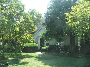 2534 Woodcreek Rd, Seneca Gardens, KY 40205