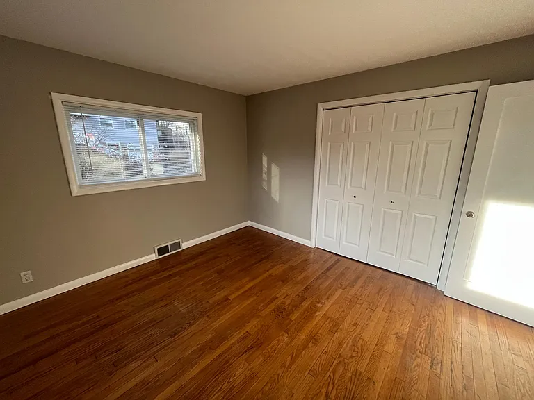 36 Rivermount Ter #A — Photo 28