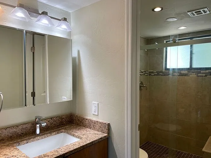 1002 E Lester St #4 — Photo 34