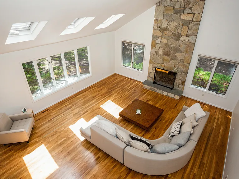 8 Bay Woods Dr — Photo 11