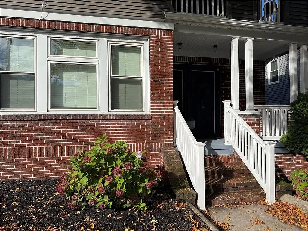 2 bed, 1.0 bath, 1345 sqft, $2,250 — Photo 1
