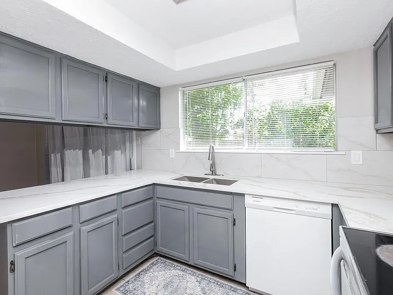 11938 Paramount Ln — Photo 10