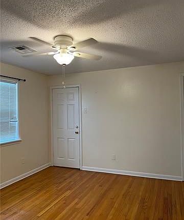 5th image of 4221 Palmyra St