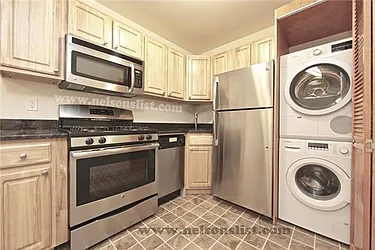 Rented by R New York