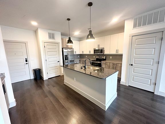 3rd image of 4812 Union Park Blvd E #1331