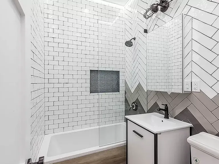 77 Graham Ave #2M — Photo 7