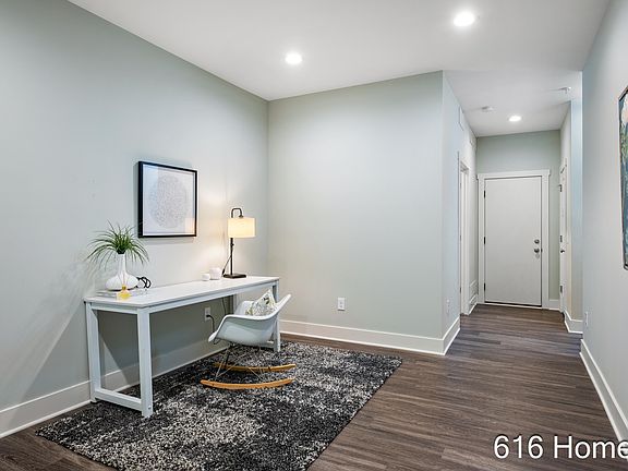 4th image of 2032 Celadon Dr NE