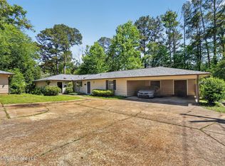 5702 Orchardview Dr, Jackson, MS 39211