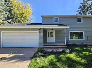 24 Weimar Ct, Appleton, WI 54915