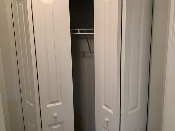 5th image of 5742 N Kenmore Ave #209