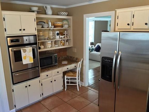 4th image of 2203 Nave Dr