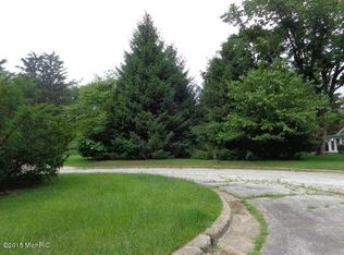 525 Hawthorne Ln, Niles, MI 49120