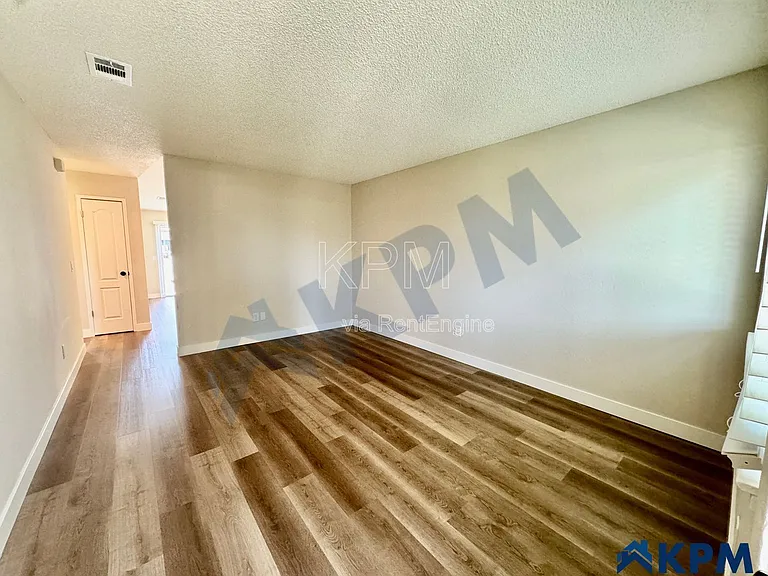7355 Kelley Dr — Photo 5
