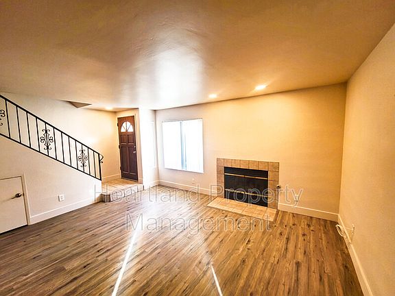 2nd image of 4166 Monroe Ave Unit 3