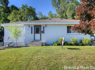 1132 Aberdeen St NE, Grand Rapids, MI 49505