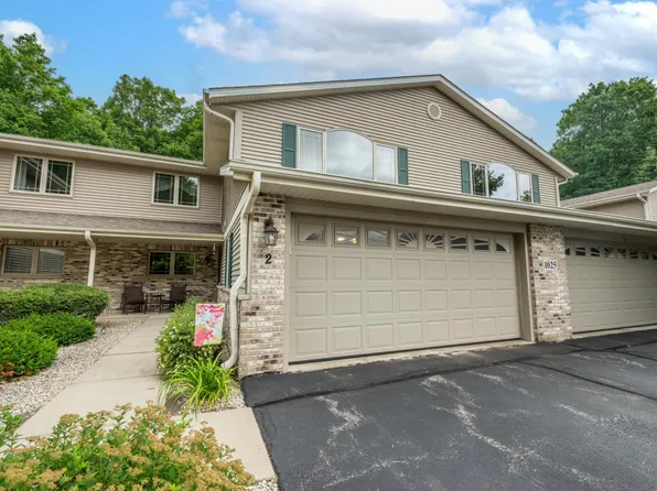 1025 Shadowood CIRCLE #2, West Bend, WI 53095