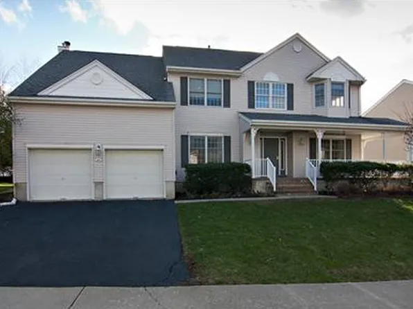 110 Lazarus Dr, Ledgewood, NJ 07852