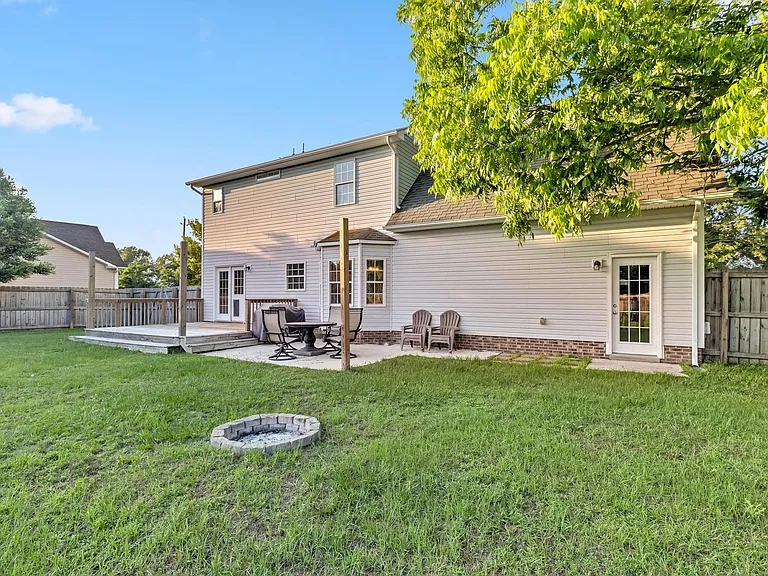324 Beacon Ln — Photo 20