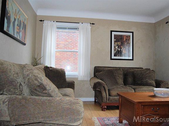 3rd image of 2926 N Alexander Ave