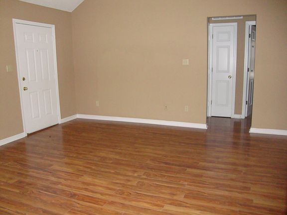 5th image of 7049 Ireland Dr