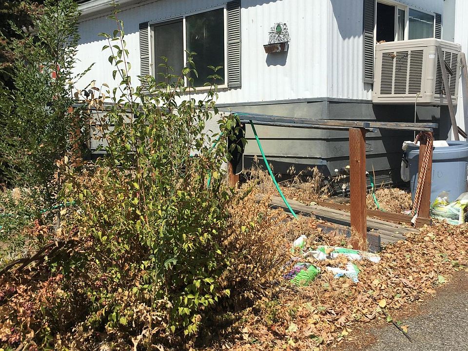 1st image of 1613 8th St SE