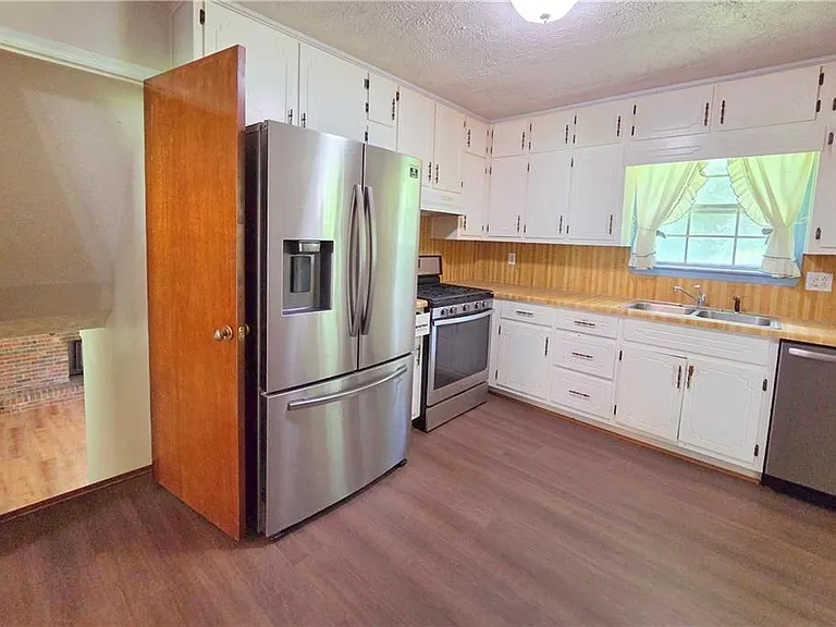 3533 Charlotte Dr — Photo 15