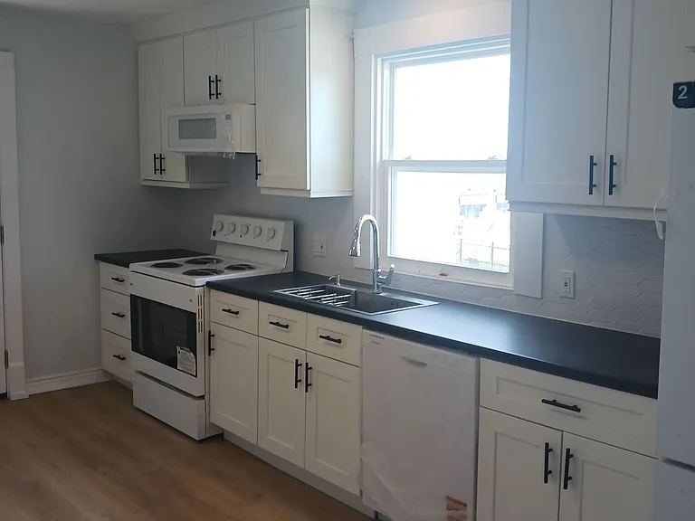 12993 Steeles Ave #UPPER — Photo 13