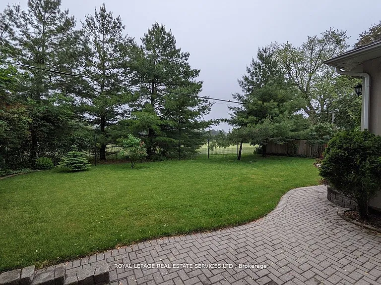 1602 Lincolnshire Blvd — Photo 31
