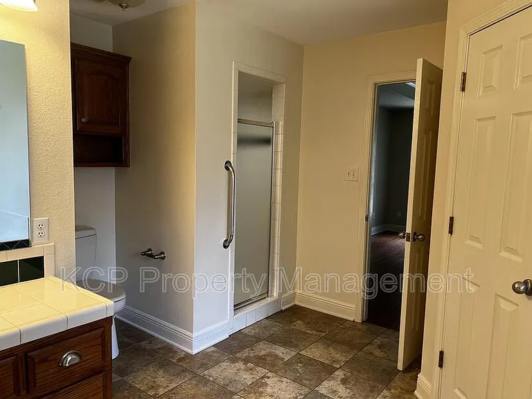 2109 Barrington Dr — Photo 28