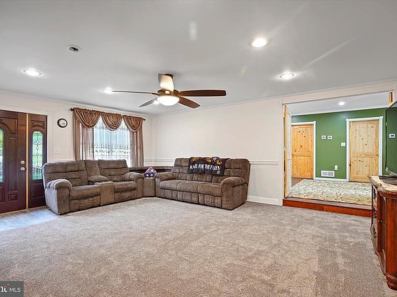 5th image of 2402 Elizabeth Ave