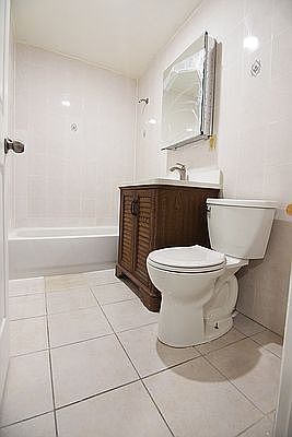 2nd image of 1617 Pacific St #2